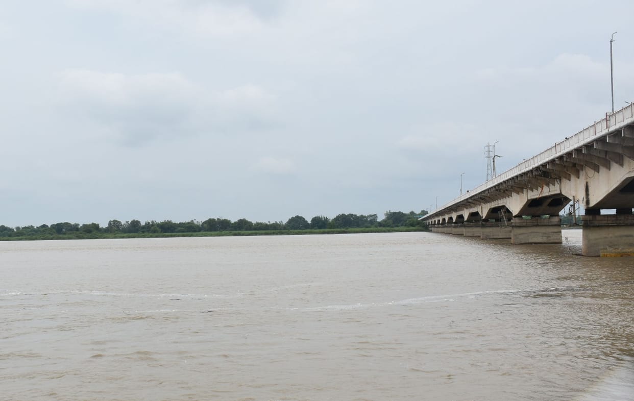 The boom continues in Saryu, 58 cm away from the red mark