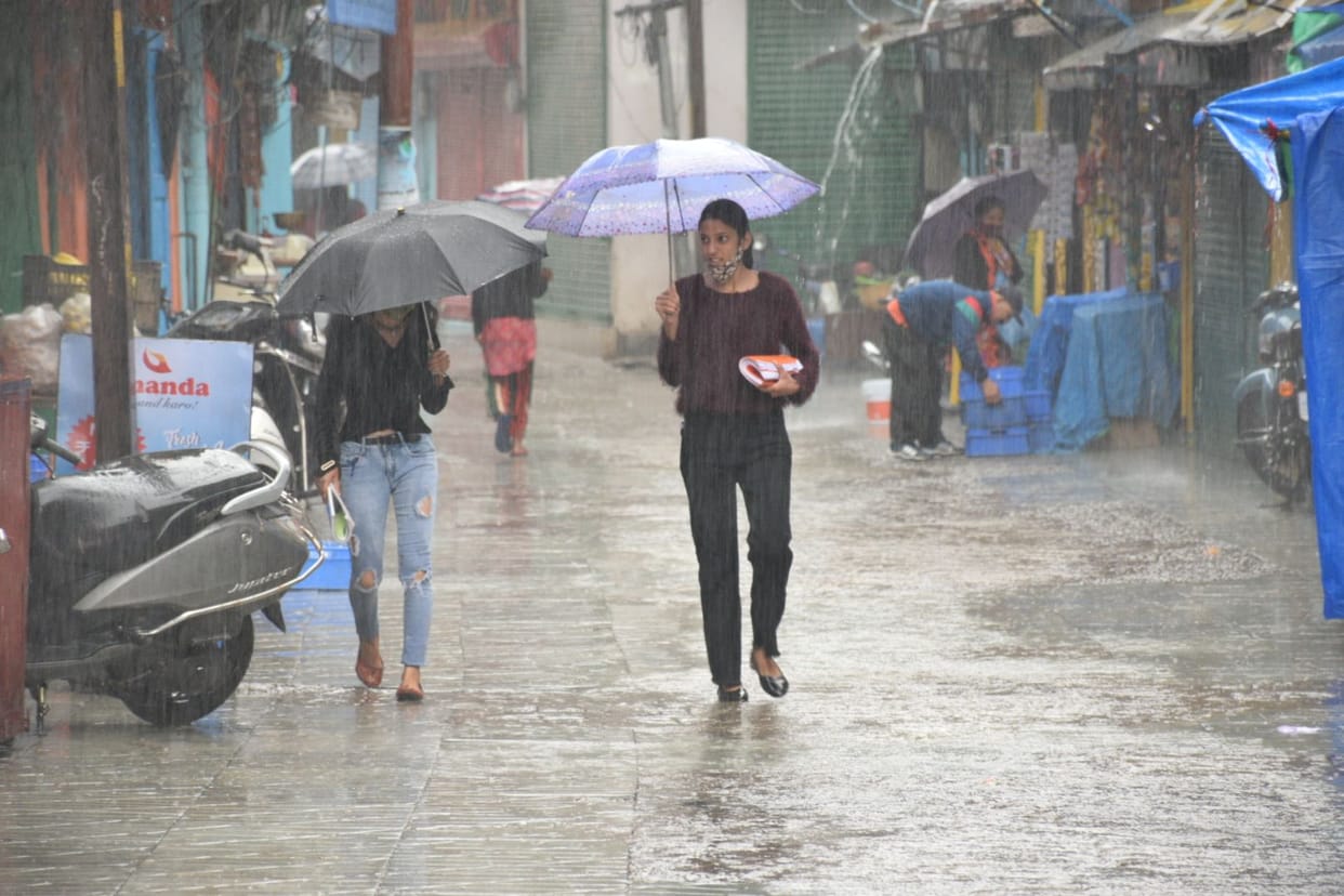 The rain affected shpping in the market
