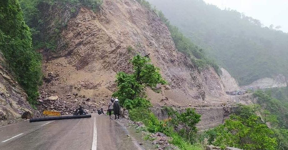 Rain disrupted life, contact roads including highways closed in rudraprayag