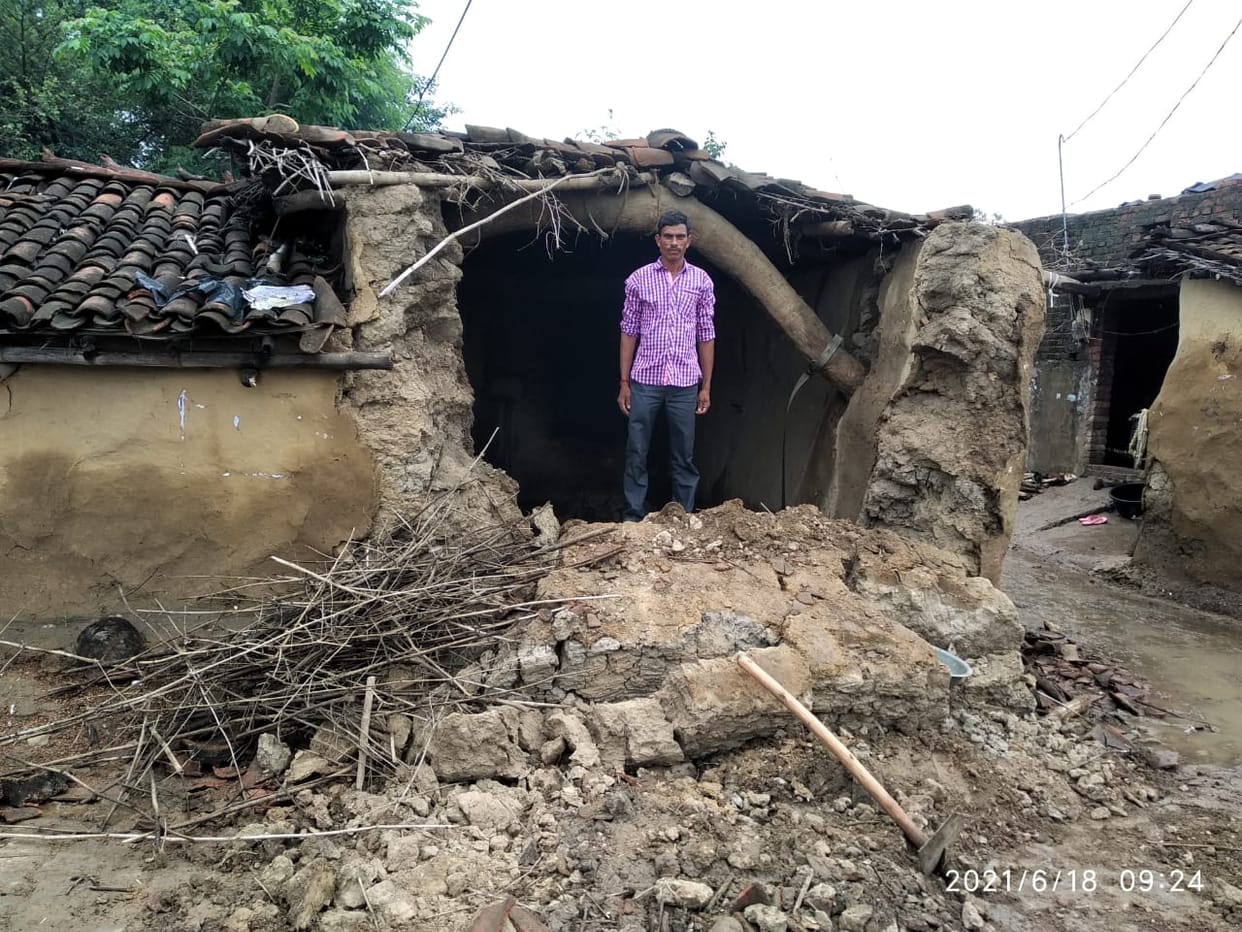 kutcha house demolished by rain in mirzapur