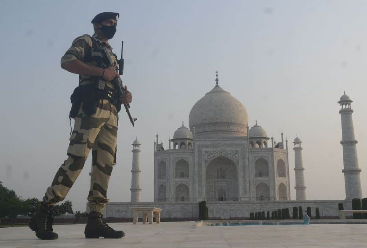 ADG Security Vinod Kumar Singh Visits Security Arrangements Of Taj Mahal