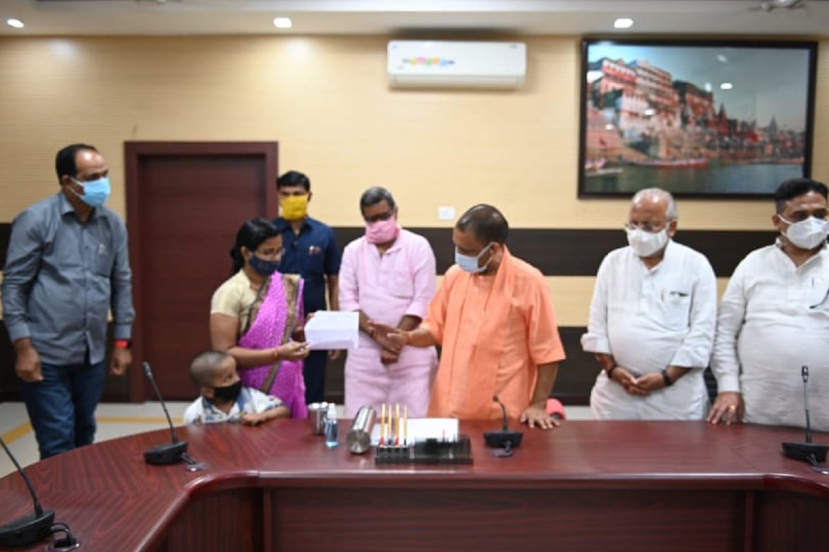 CM Yogi adityanath visit Varanasi today Chief Minister gave appointment letter to the deceased dependents