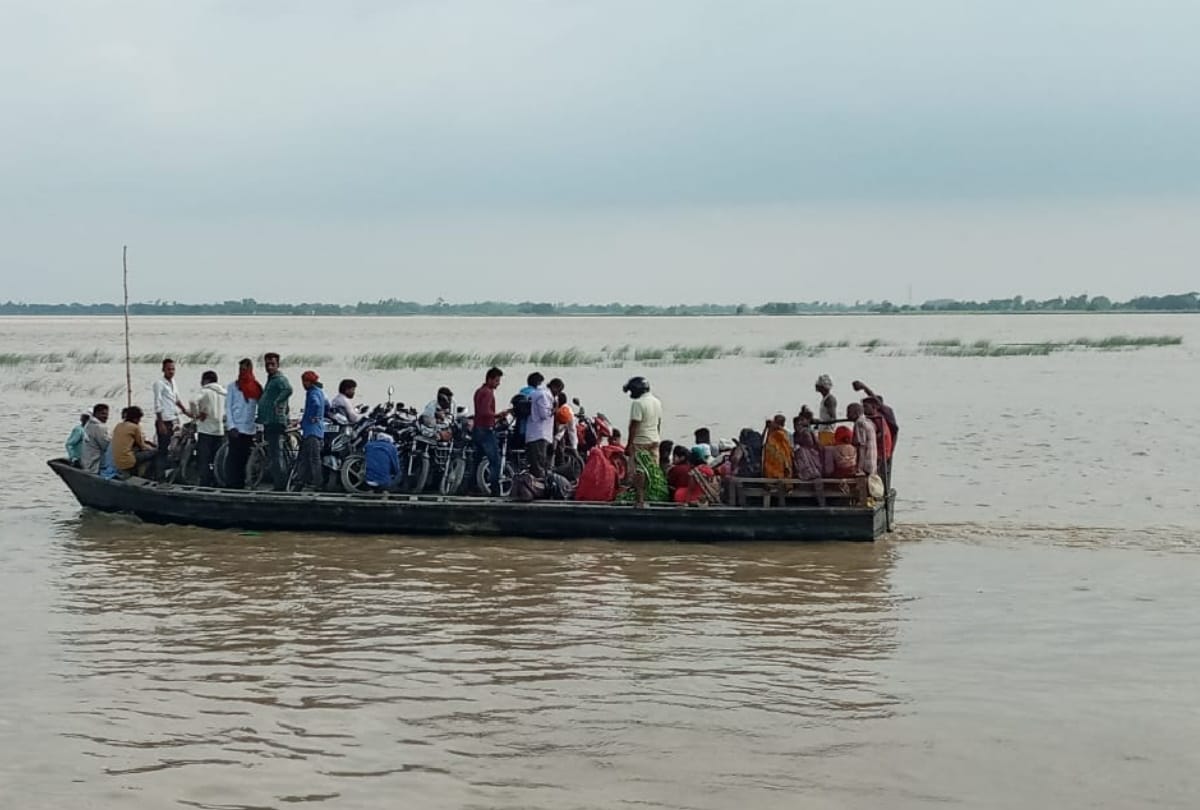 Nepal released four lakh cusecs of water in rapti and Gorra river