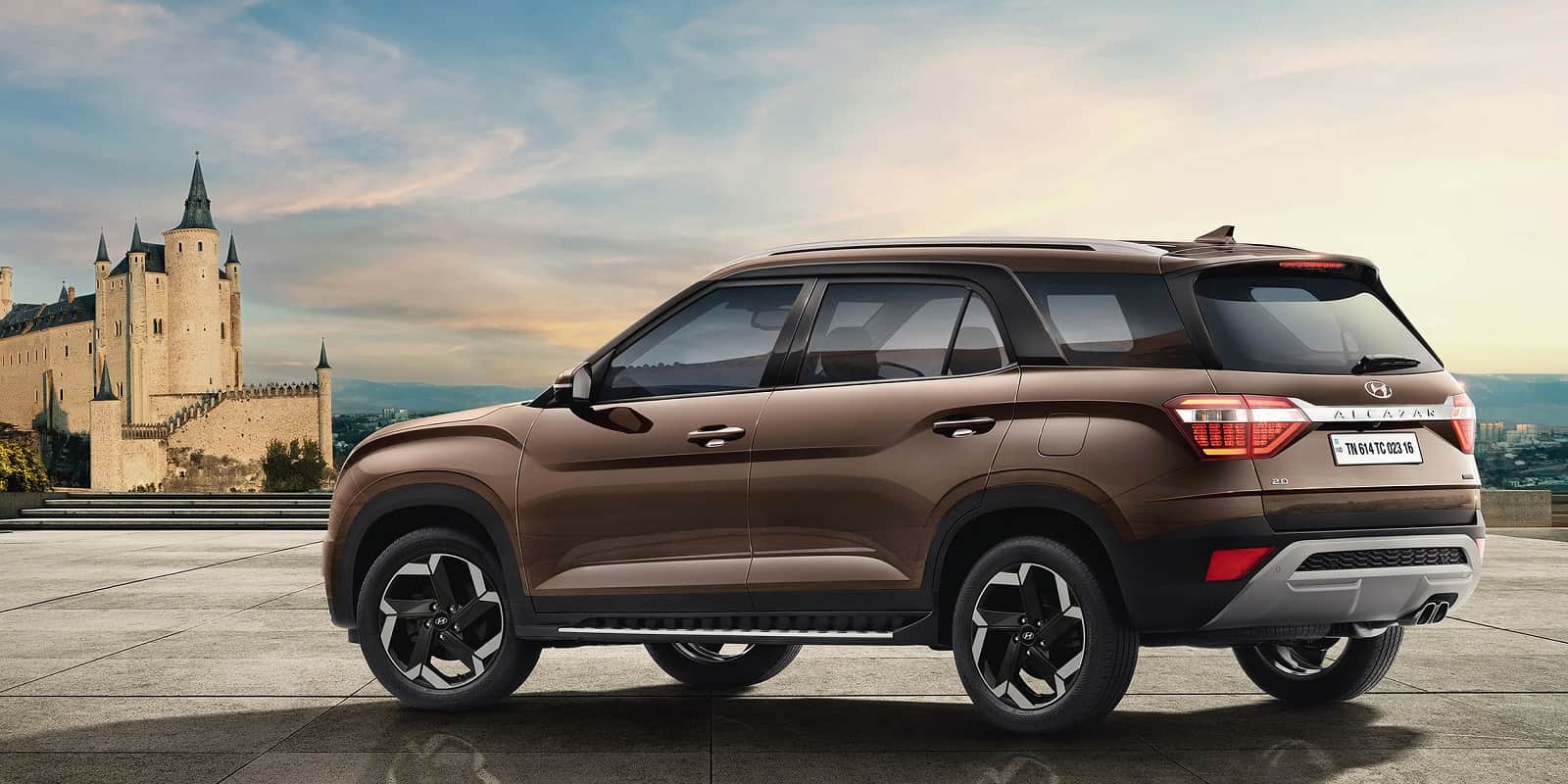 Hyundai Alcazar 7 Seater Petrol AT Variant launched 7 seater hyundai alcazar creta new model 2021 know price features mileage specifications