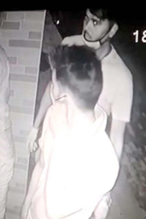 14 tola of gold ornaments and cash stolen from house in Dhingtana