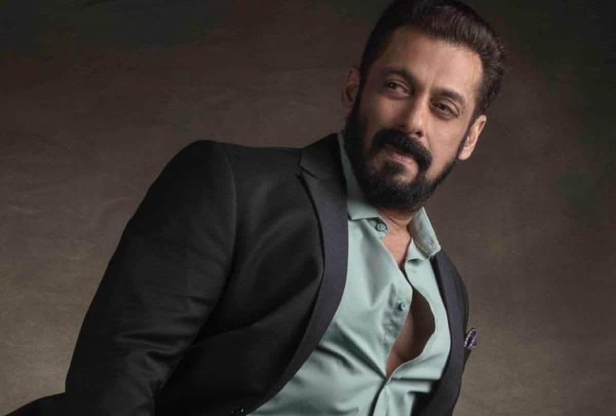 Salman Khan released the teaser of his new music album mai chala