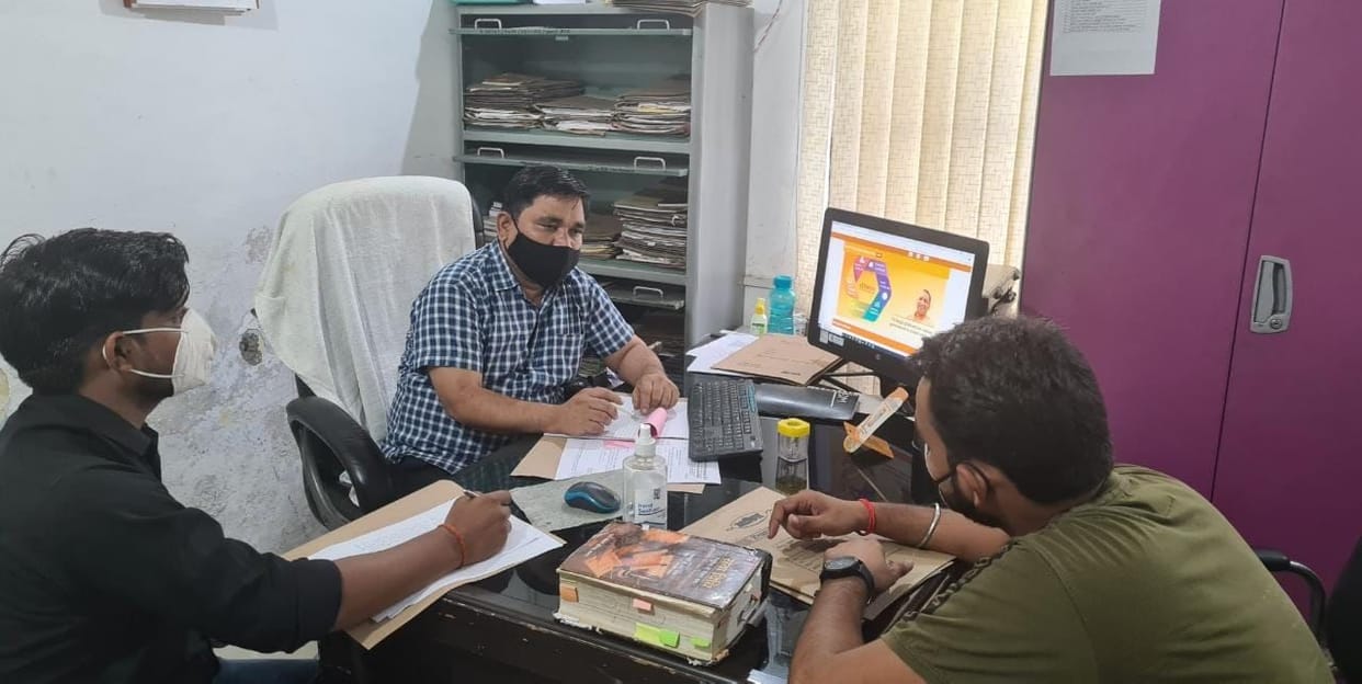 Hathras: EDM reviews registration of Kovid vaccination