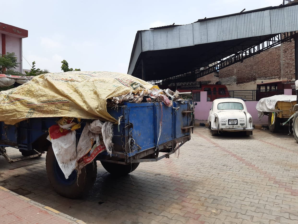 Four and a half crore project closed, collection site full of garbage