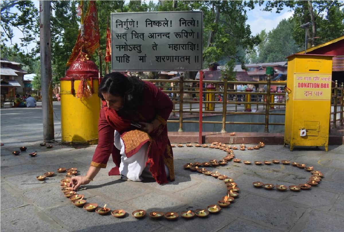 Hema Malini visits Kheer Bhawani Mandir in Ganderbal Kashmir