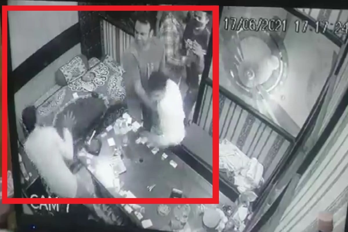 Meerut News: The attackers attacked a young man in the hotel and video viral