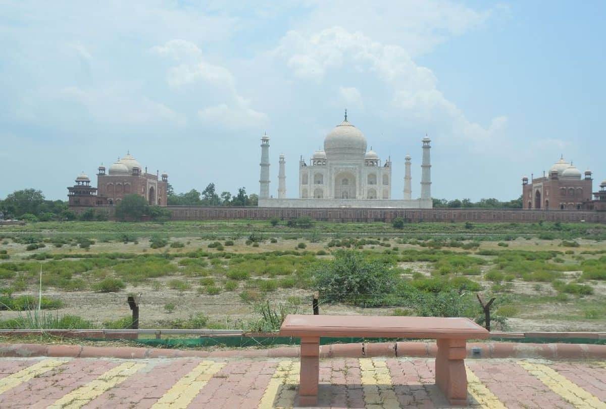 Taj Mahal Visits In Full Moon Night Today