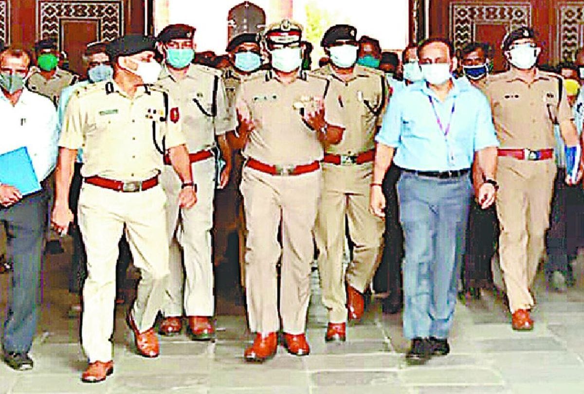 ADG Security Vinod Kumar Singh Visits Security Arrangements Of Taj Mahal