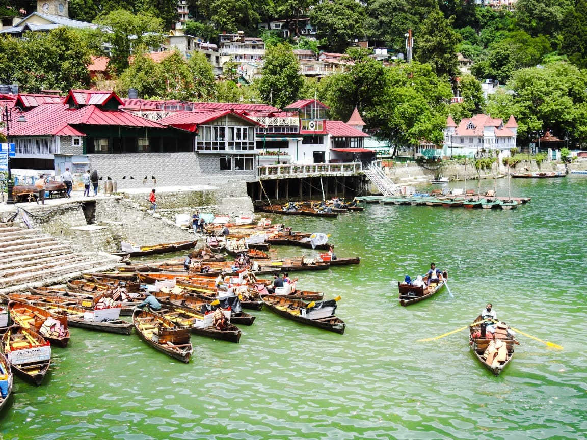 uttarakhand news : rain could not stops tourist in uttarakhand, photos