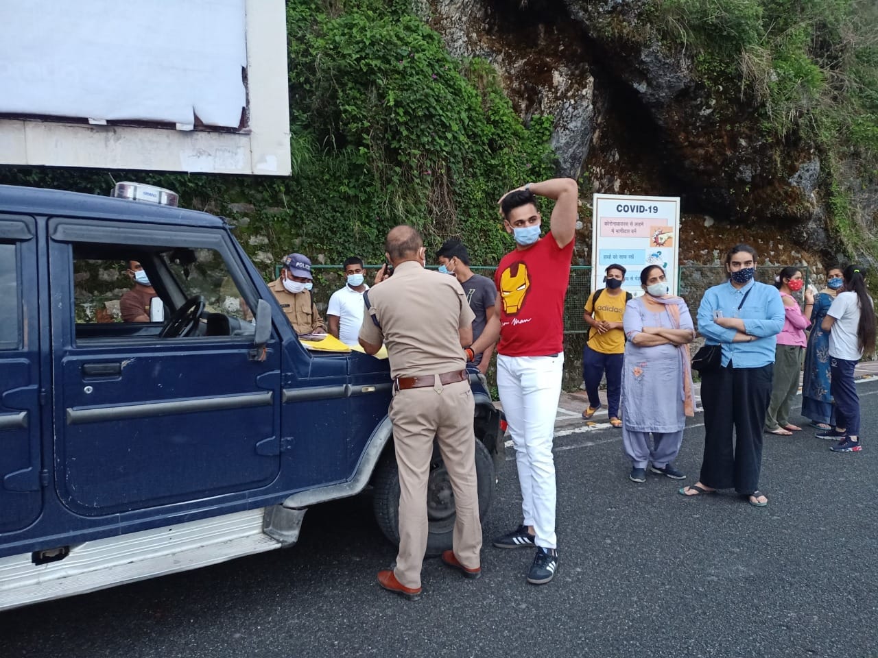 uttarakhand news : rain could not stops tourist in uttarakhand, photos