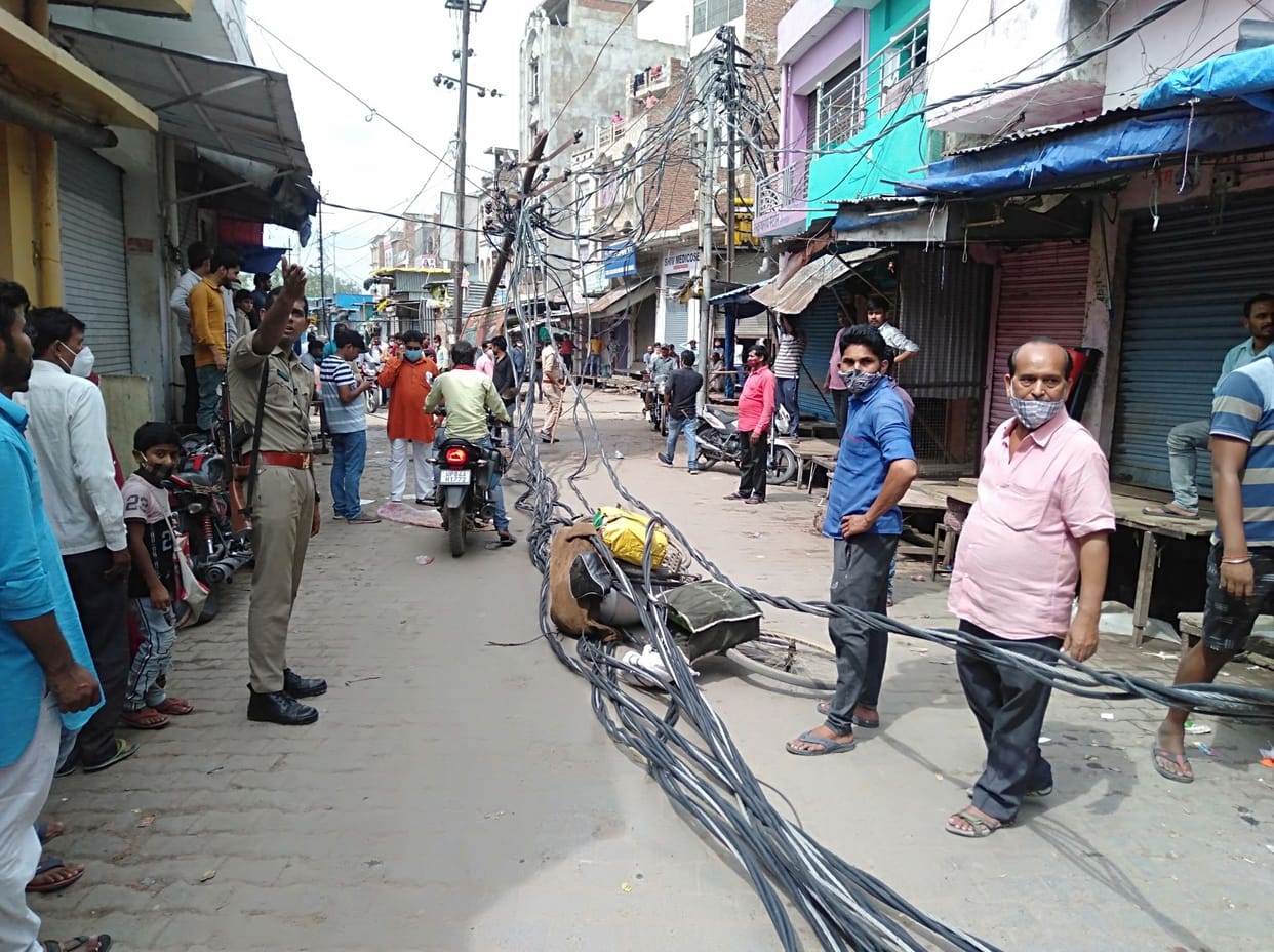 Electric pole fell in vegetable market