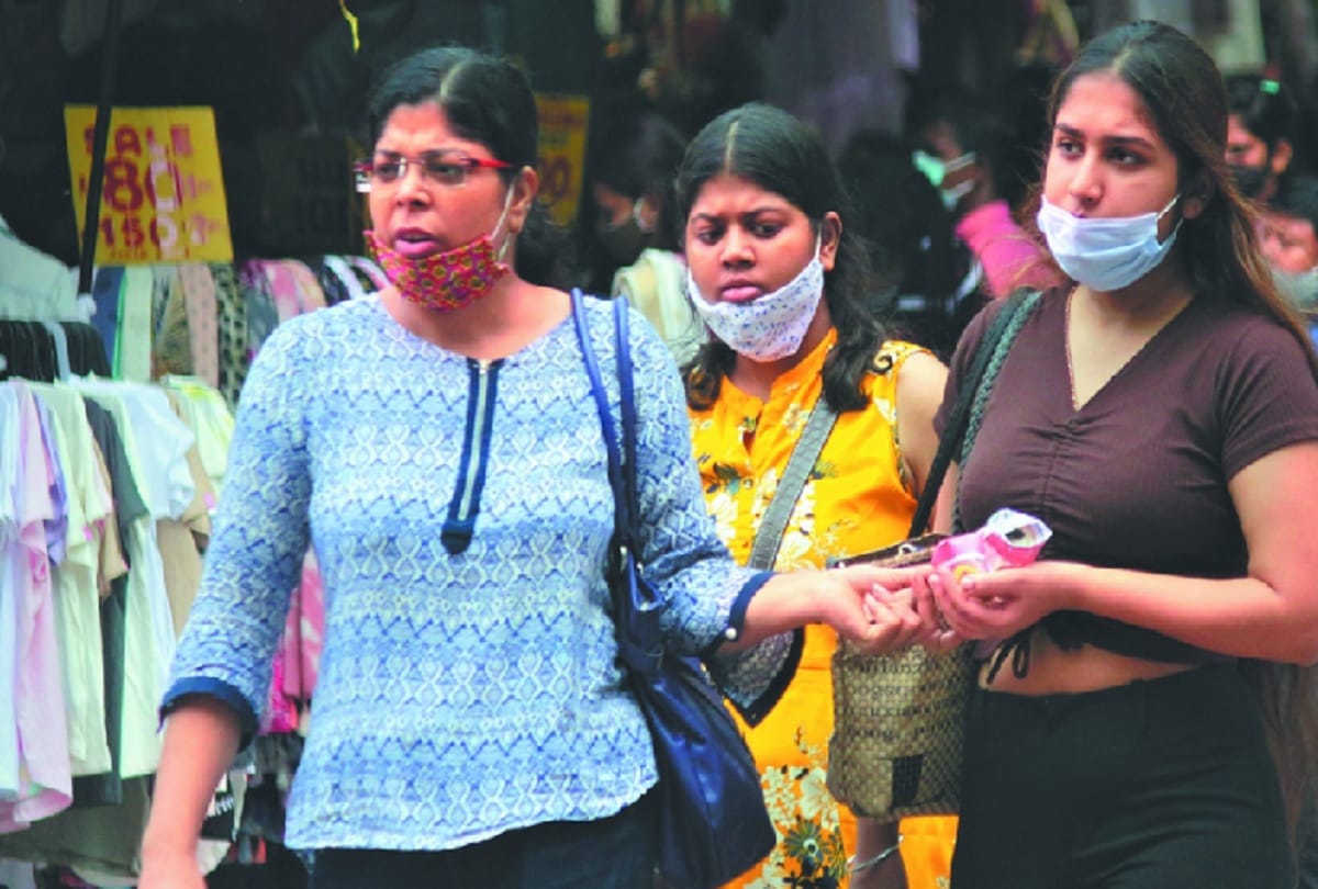 covid protocol is breaking at every step in the markets and roads of Delhi