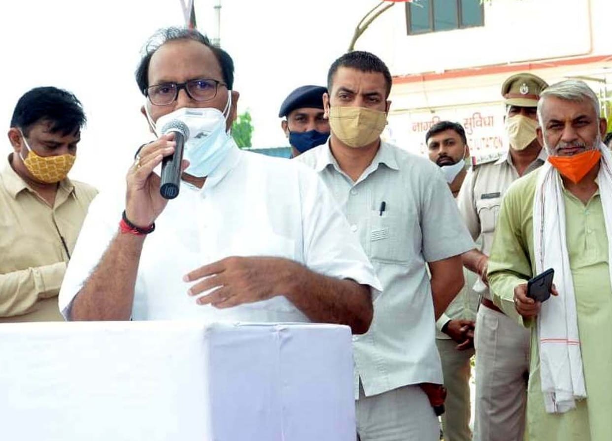 After waiting for six months, 17 councilors of Dharuhera Municipality took oath