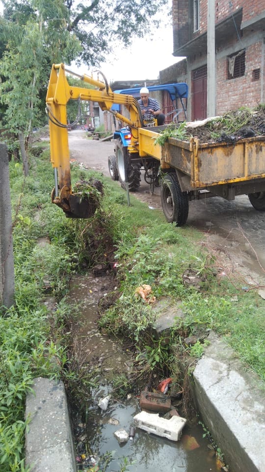 Drains littered with dirt are denying the reality of the claims of cleanliness