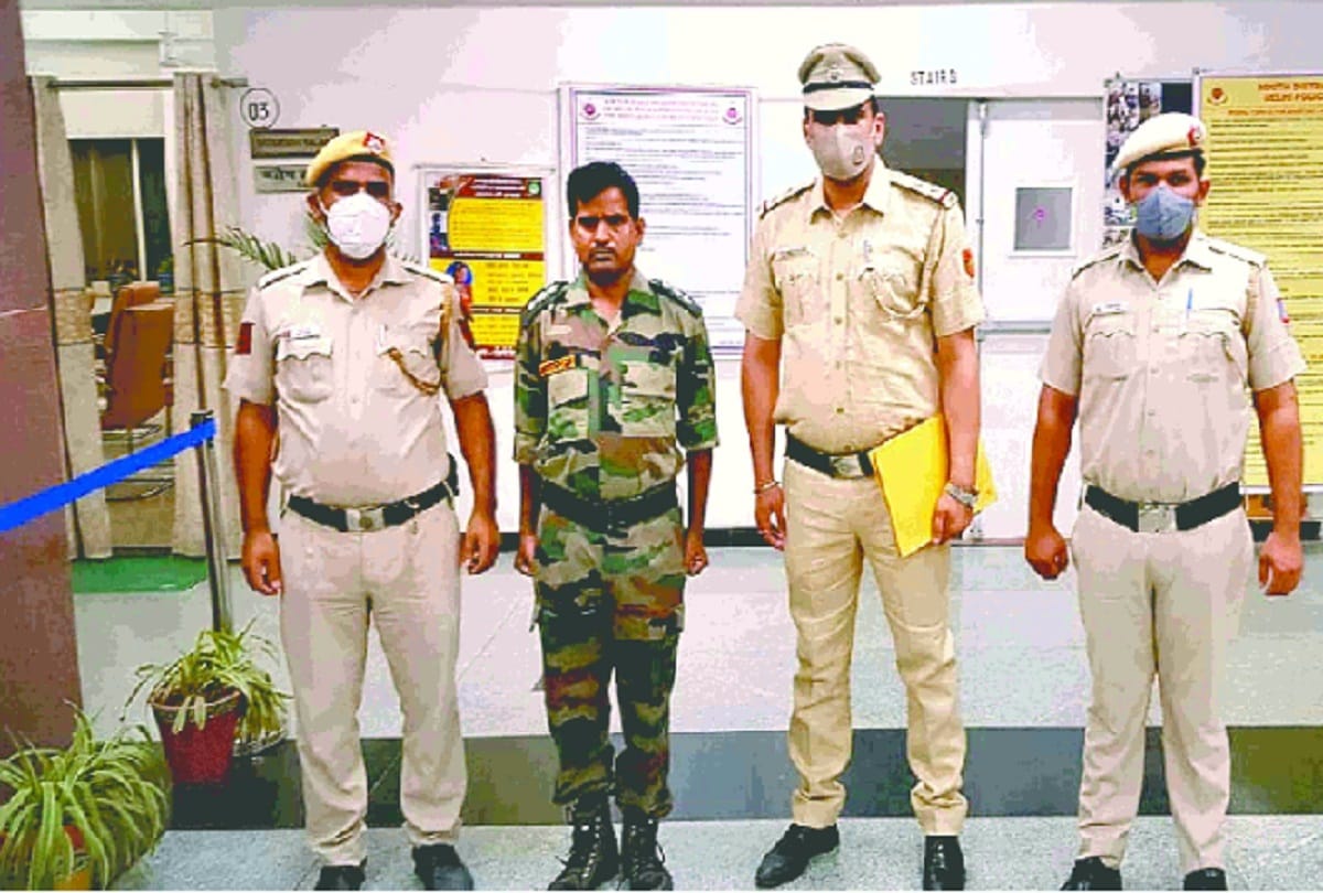 pakistan intelligence agency isi considering real army captain to security guard dileep kumar on social media