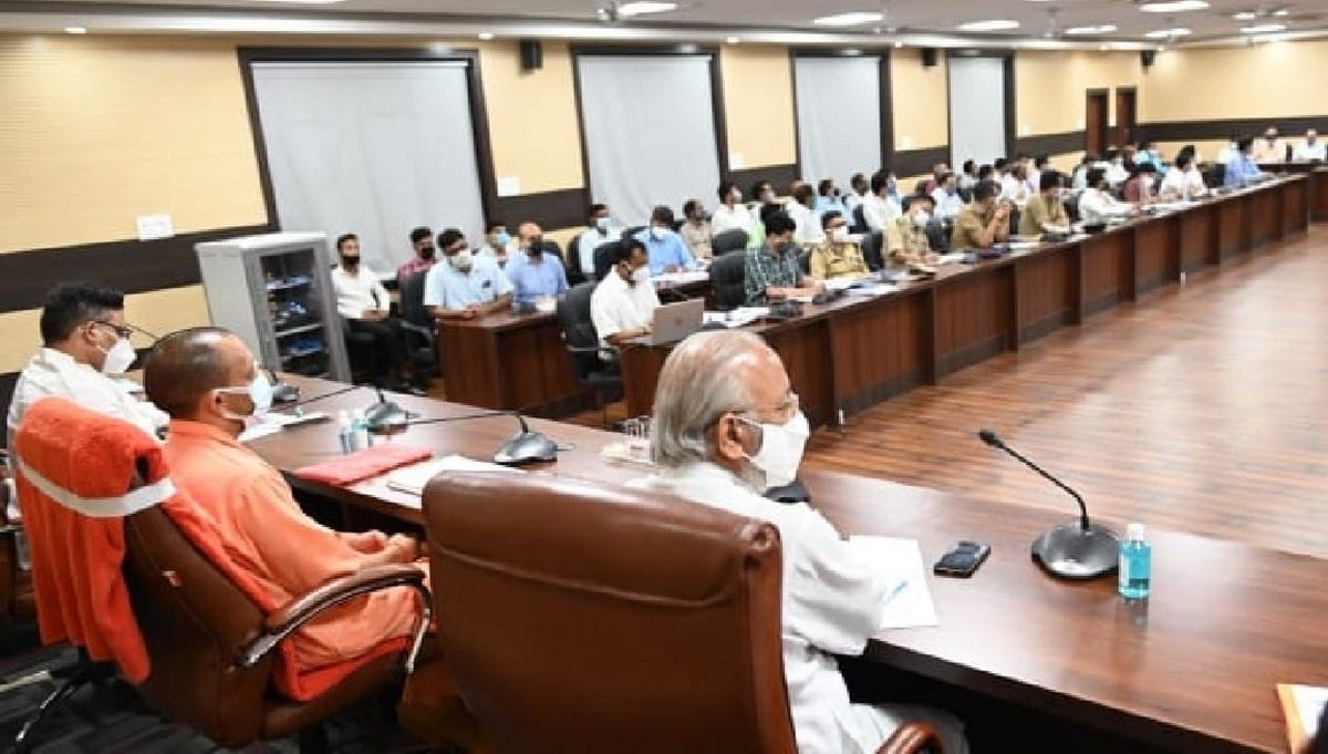 CM yogi adityanath clear message to officials that improve the work or else get out