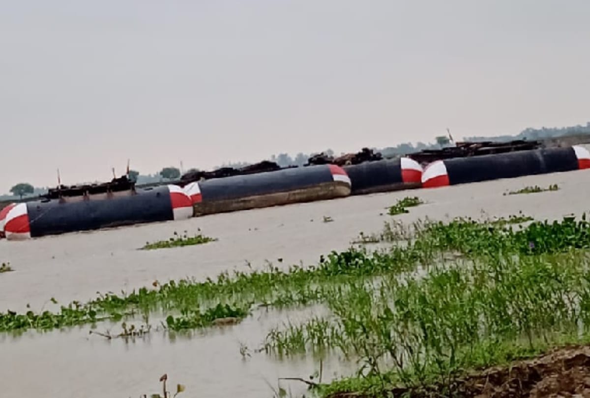 Road closed for two villages of Campierganj due to Flood