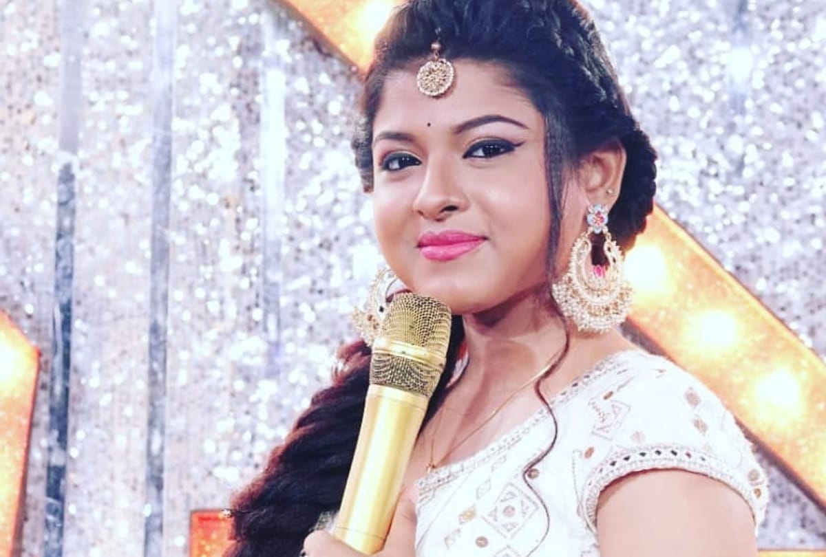 Indian idol 12 sonu kakkar impressed by arunita kanjilal performance give her a special gift