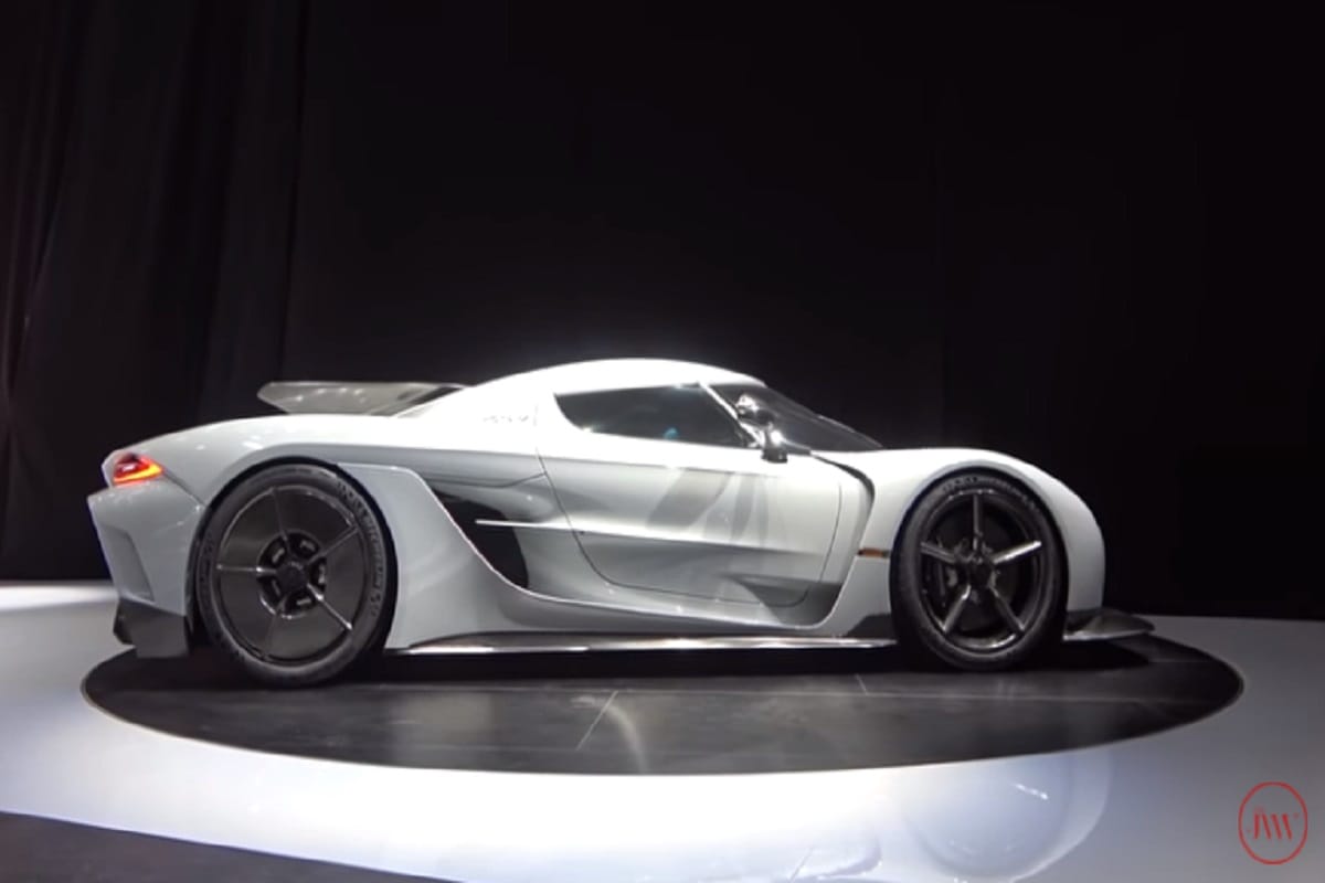 Fastest Cars in the World 2021 name of 5 Supercars with features and top Speeds