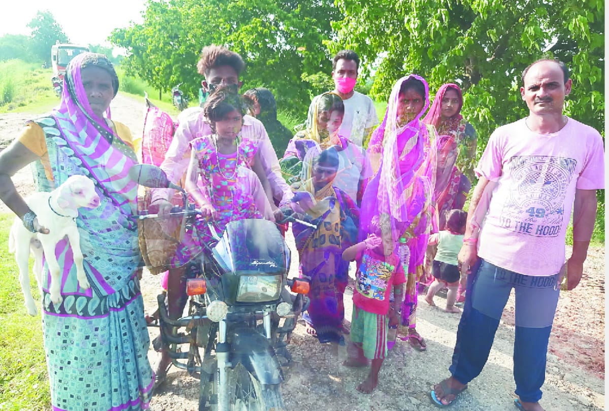150 people washed away in river with boat at kushinagar