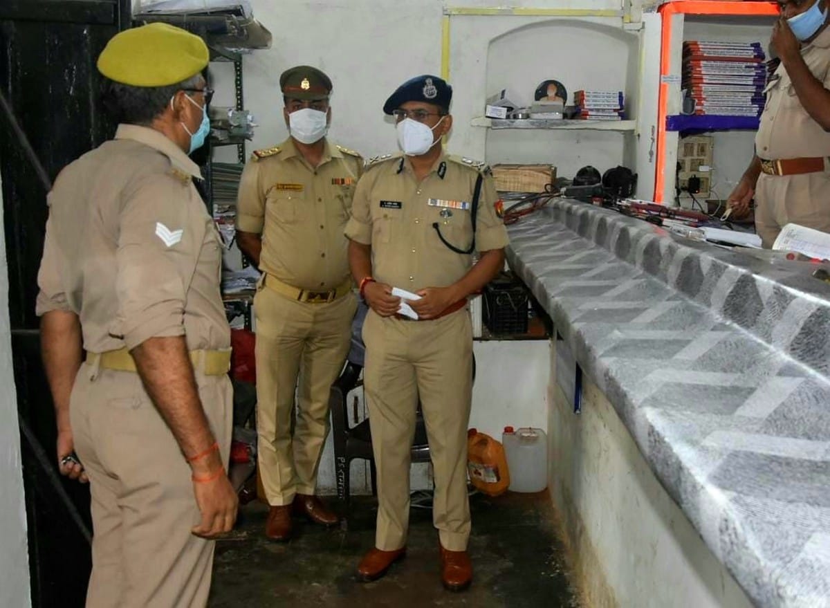 Varanasi Police commissioner met policemen for security reason