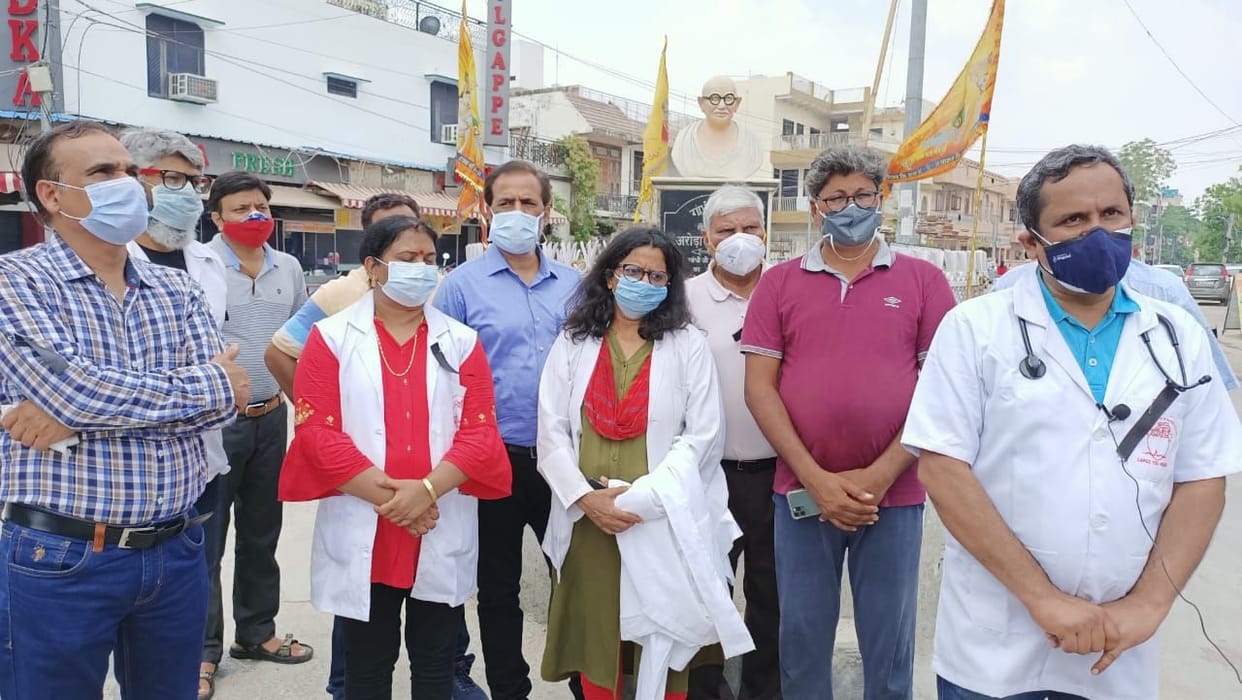 OPD remained closed in private hospitals till 2 pm, increased crowd in civil hospital