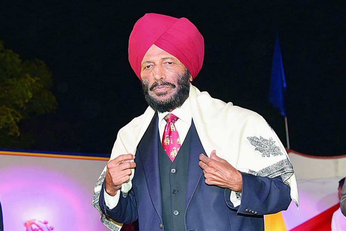 Milkha Singh Had Asked For Only One Rupee For His Biopic Bhaag Milkha Bhaag Farhan Akhtar
