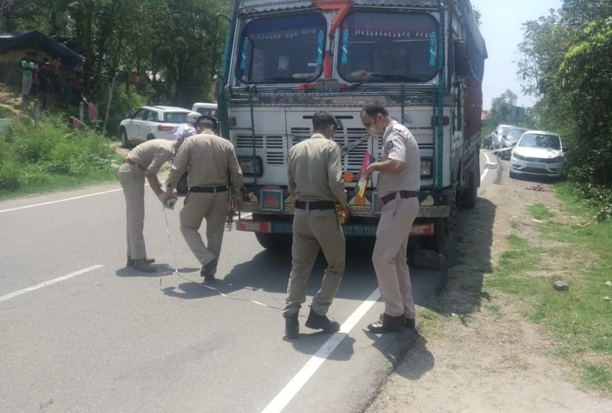 hamirpur accident  News: six year old girl crushed under truck in Hamirpur Himachal Pradesh