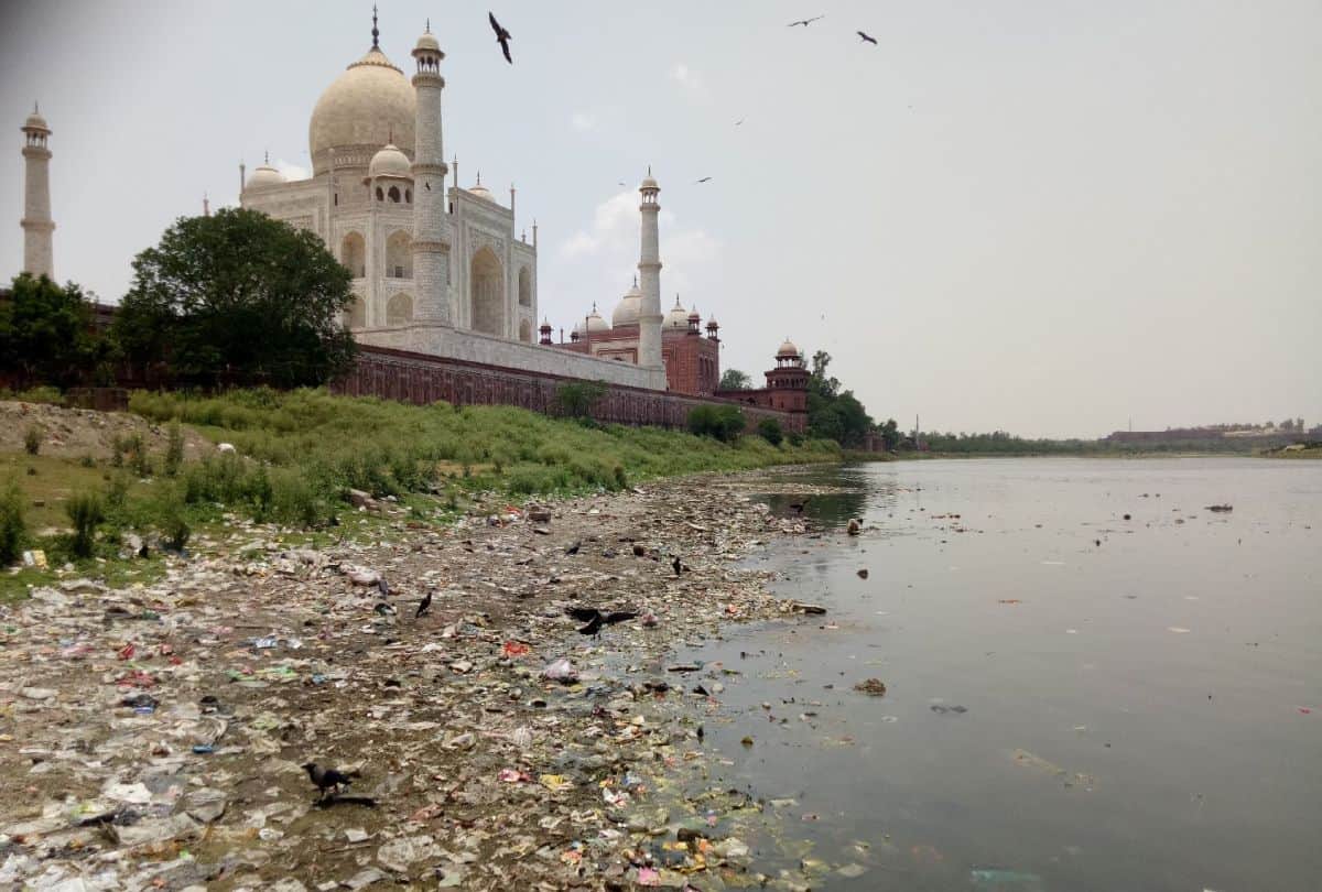 Pollution In Yamuna River Due To Sewer Drains In Agra