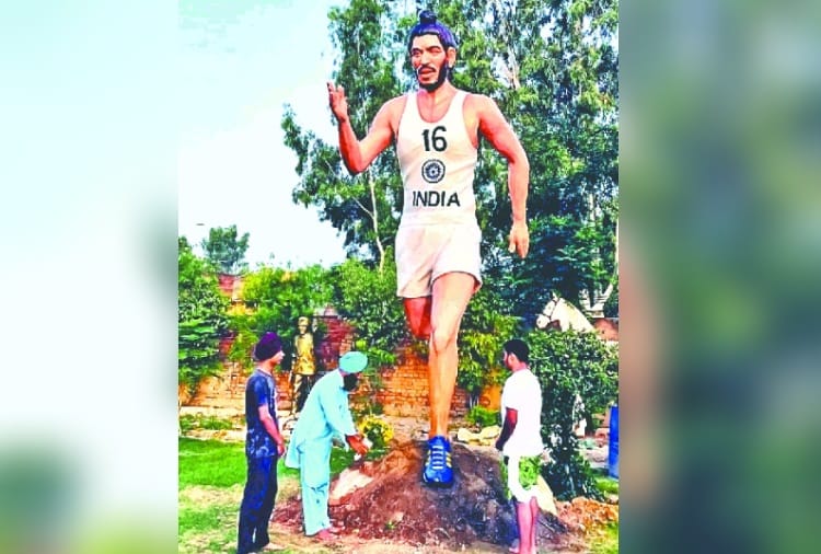 18 Feet High Statue of Flying Sikh Milkha Singh is situated in Moga of Punjab