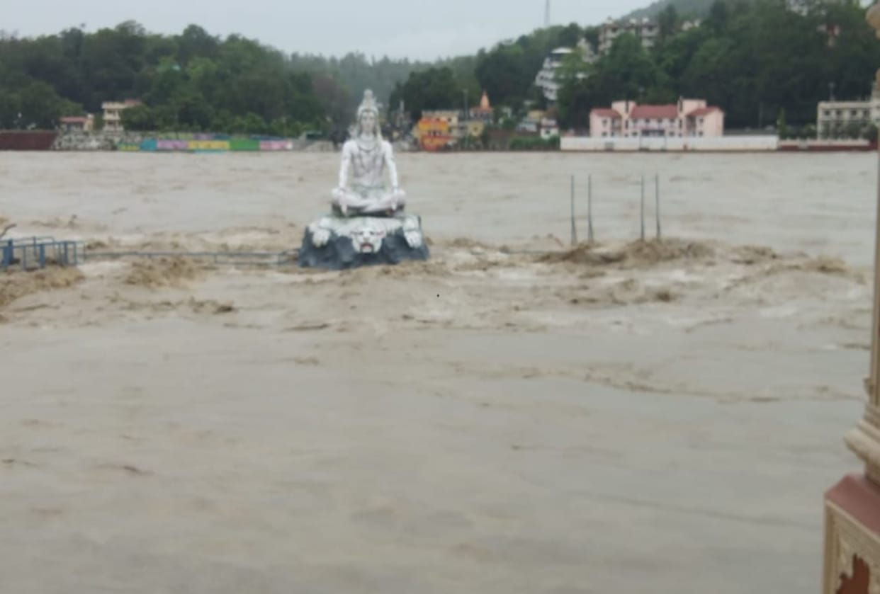 Uttarakhand Weather Forecast Today: Ganga River Water Level Increasing in Haridwar and Rishikesh Due To Heavy Rain, Alert Issue, watch photos