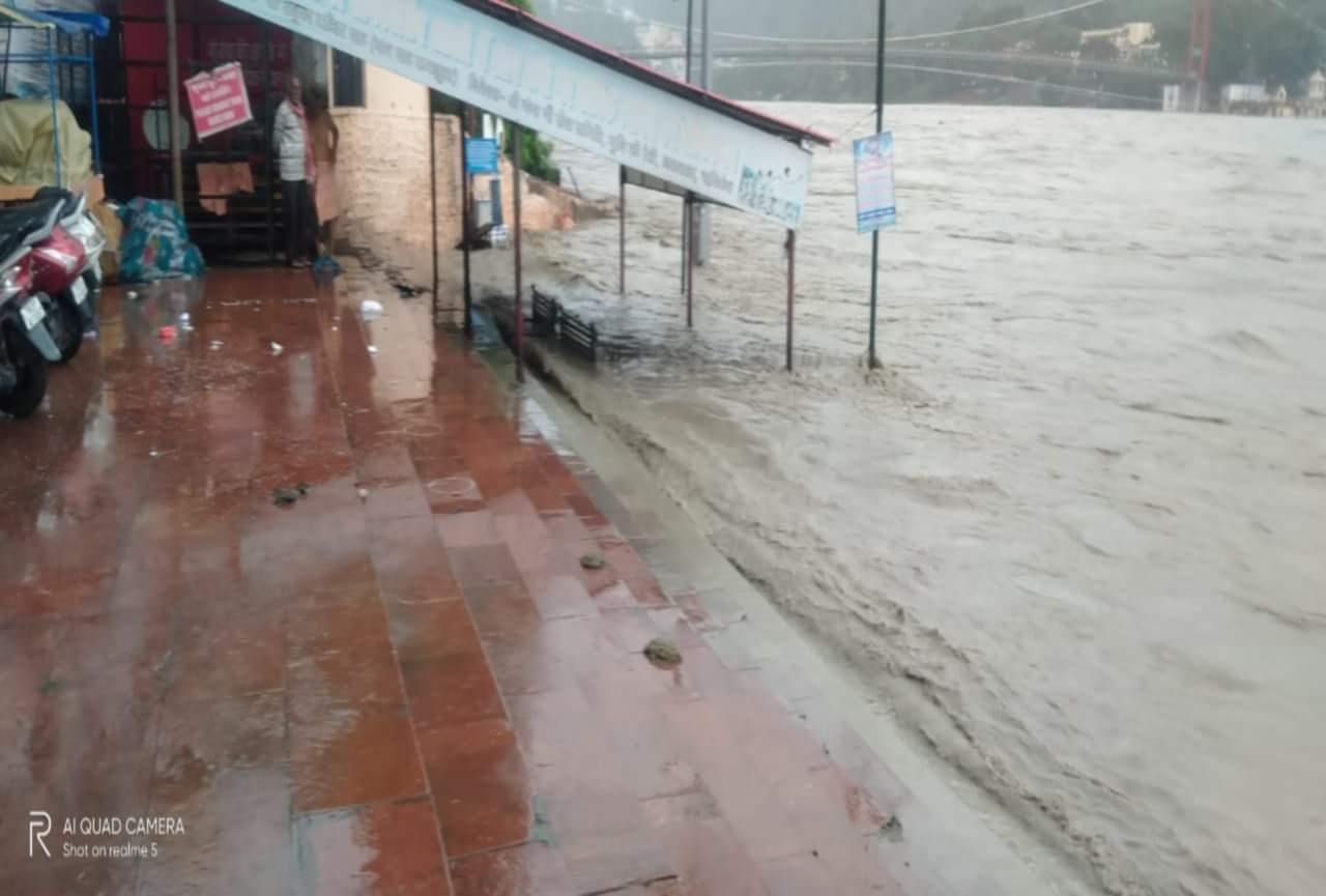 Uttarakhand Weather Forecast Today: Ganga River Water Level Increasing in Haridwar and Rishikesh Due To Heavy Rain, Alert Issue, watch photos