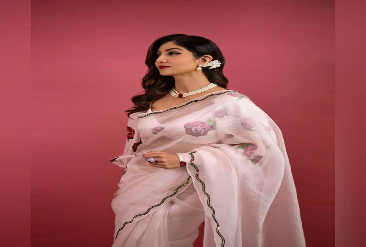 shilpa shetty latest saree pictures retro look
