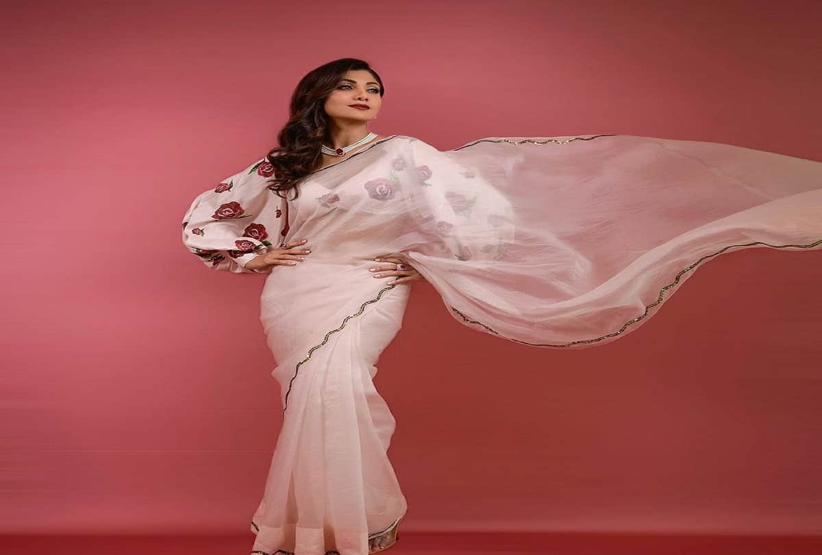 shilpa shetty latest saree pictures retro look