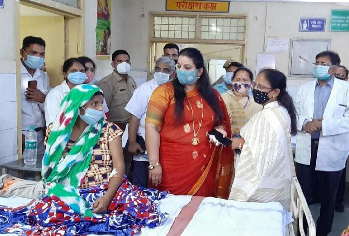 State Women Commission Vice Chairman Sushma Singh remarks on women dress code in etah