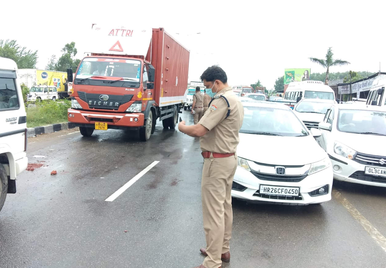 haridwar news: no river bath on ganga dussehra and nirjala ekadashi but still huge rush come to haridwar border