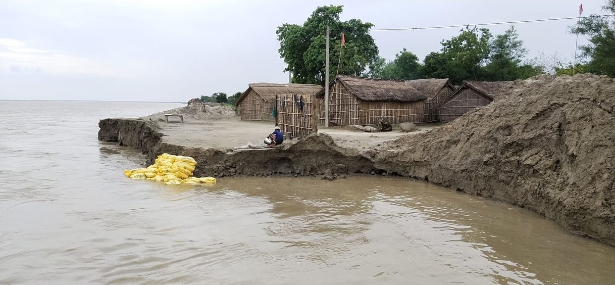 50 bighas of land cut off, migration of villagers started