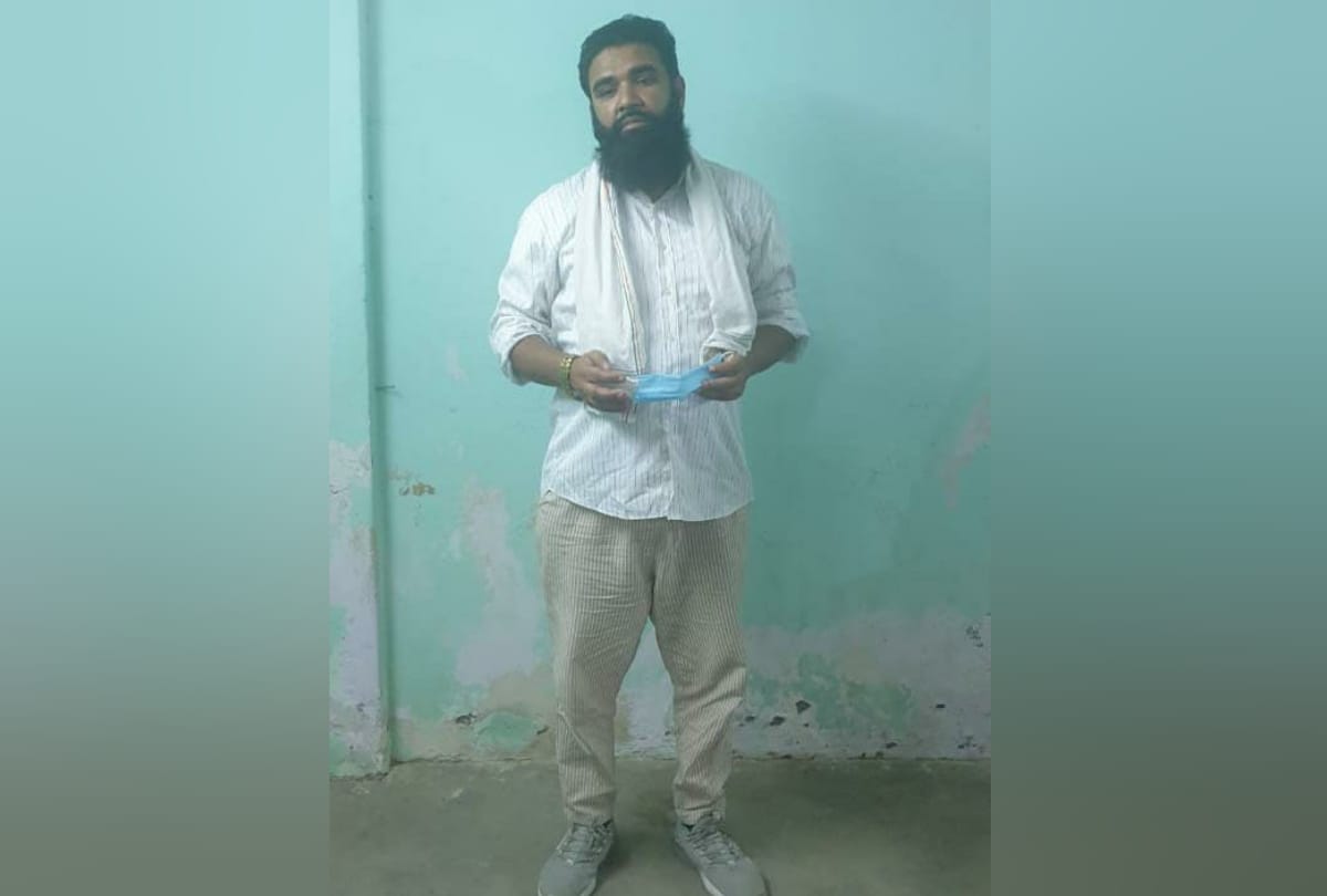 loni ghaziabad beard cutting case ummed pahalwan Was in touch with the helpers through dongle from borrowed mobile