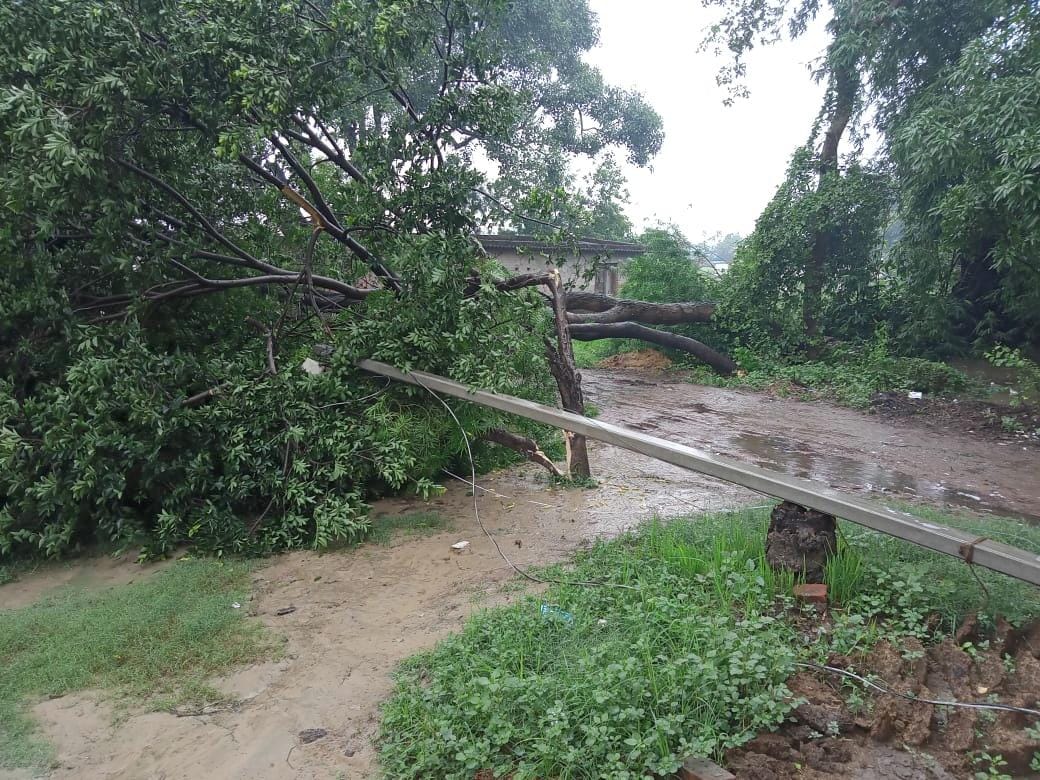 Rain disrupted the power supply of a hundred villages