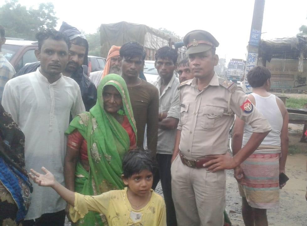 baarish se taalaab uphanaaya, gharon mein ghusa paanee