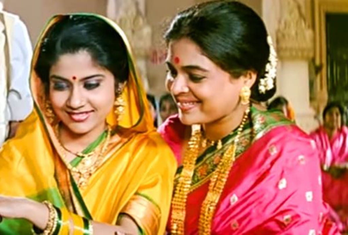 Reema Lagoo birthday special 5 mind blowing performance done by actress in Mother role