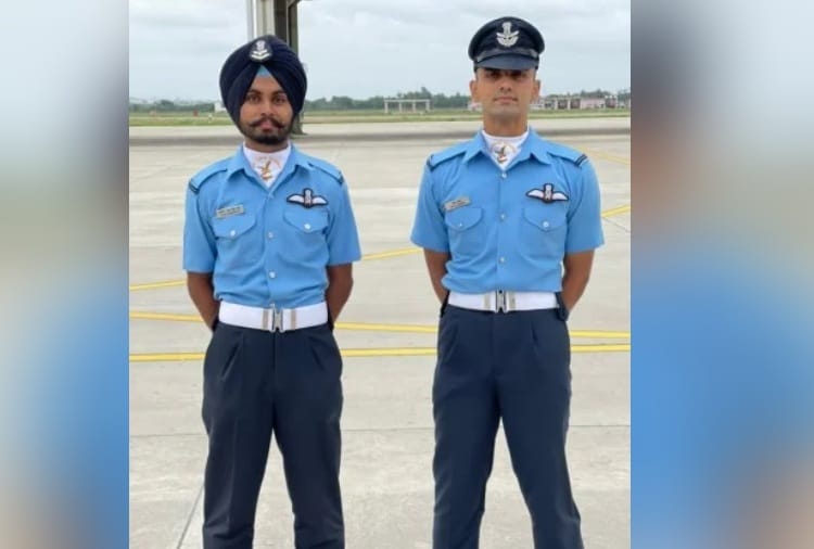 Fathers Day: two sons of Punjab became officers in the Air Force
