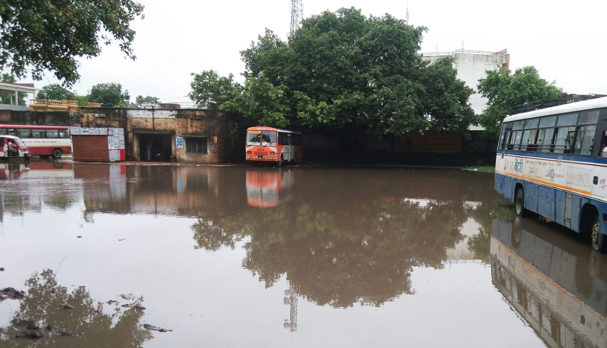 padrauna bus station news
