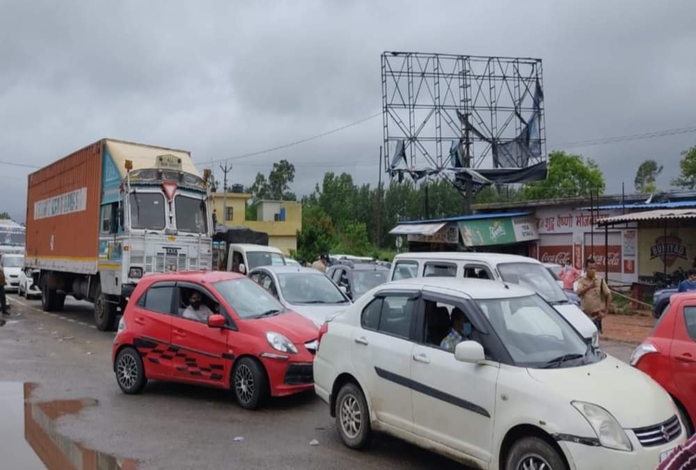 Ganga Dussehra 2021: Crowd at Narsan border for ganga snan 2000 vehicles were returned  photos