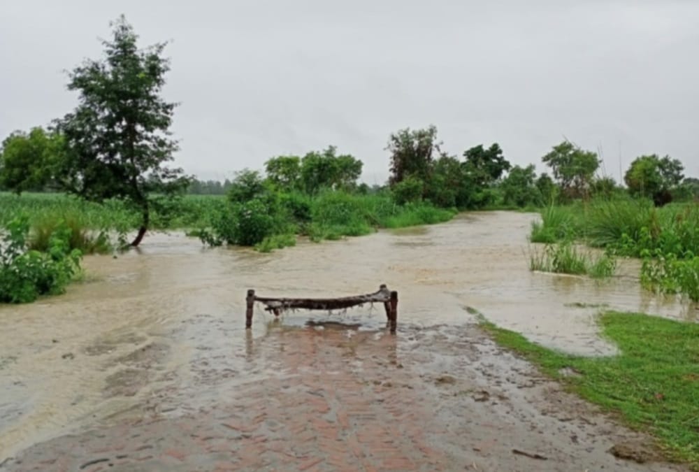 Uttarakhand Roorkee Flood News: Banganga broke Embankment and 57 People Stuck in Water photos
