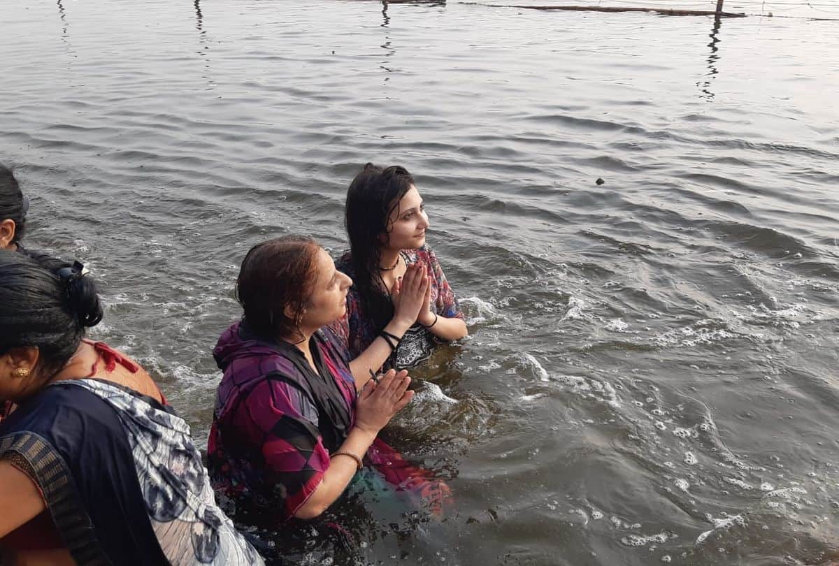 Devotees Take Bath In Yamuna River At Ganga Dussehra